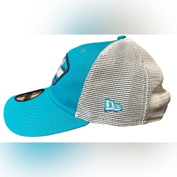 New Era Charlotte Hornets 9FORTY Cap - Picture 2 of 12